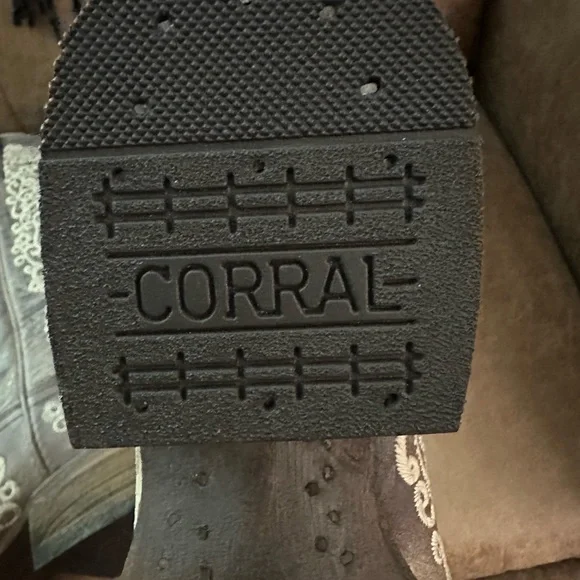CORRAL LADIE'S BROWN CRATER BONE EMBROIDERY SQ. TOE - Picture 6 of 10